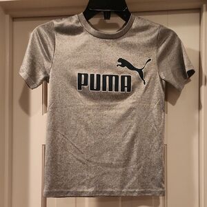 PUMA Kids Gray T-Shirt. Size 7/8